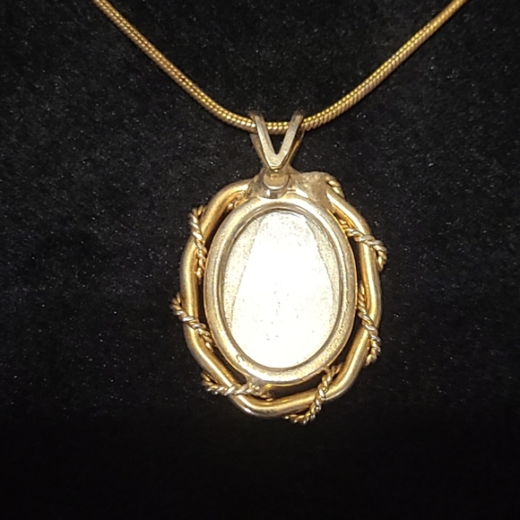 Mother of pearl sailboat vintage necklace - Picture 5 of 5